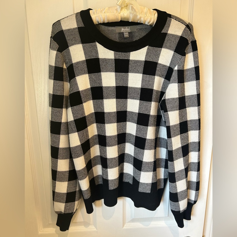 Super soft spongy feel checkered sweater